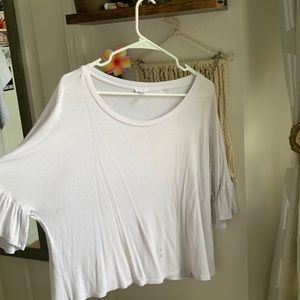 BP S/M WHITE FLOWY TOP
